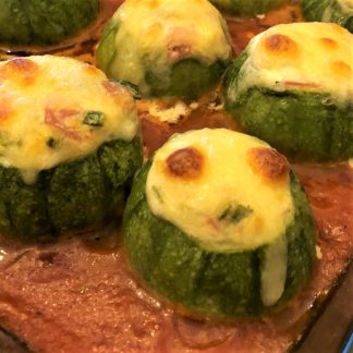 CALABACITAS RELLENAS CON SALSA DE JITOMATE ASADO